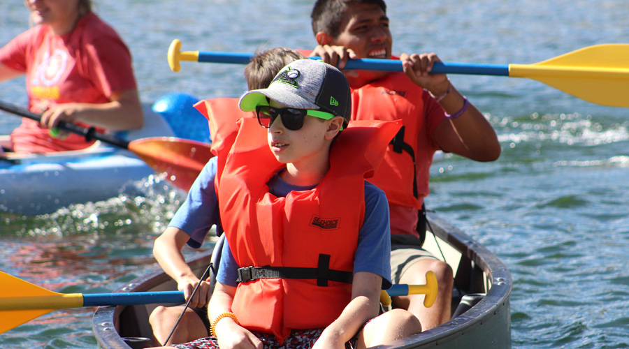 camper canoeing